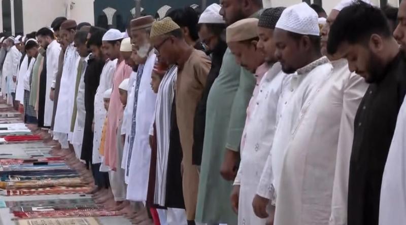 বায়তুল মোকাররমে ঈদুল ফিতরের প্রথম জামাত অনুষ্ঠিত