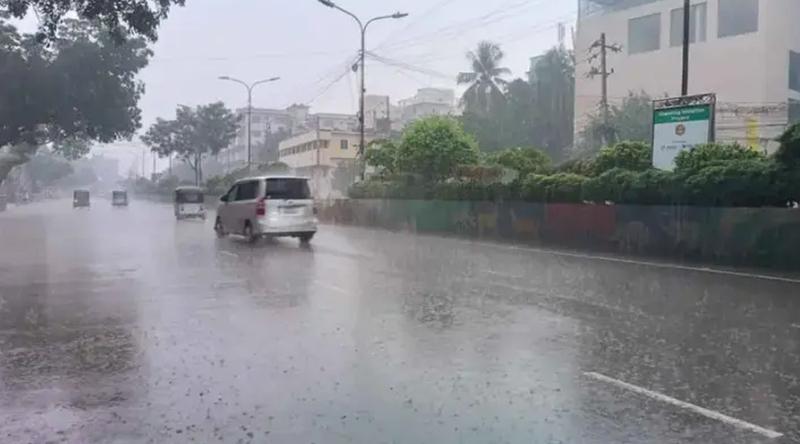দুপুরের মধ্যে ঢাকায় বজ্রসহ বৃষ্টির পূর্বাভাস