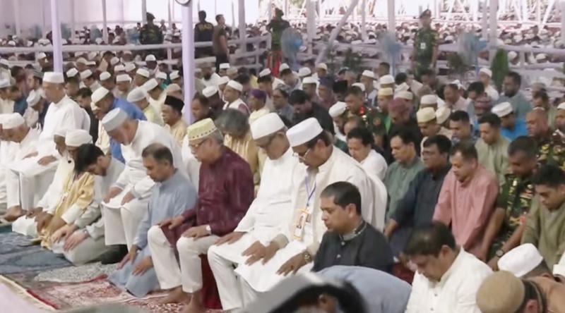জাতীয় ঈদগাহে একসঙ্গে পবিত্র ঈদুল ফিতরের নামাজ আদায় করলেন রাষ্ট্রপতি ও প্রধানমন্ত্রী