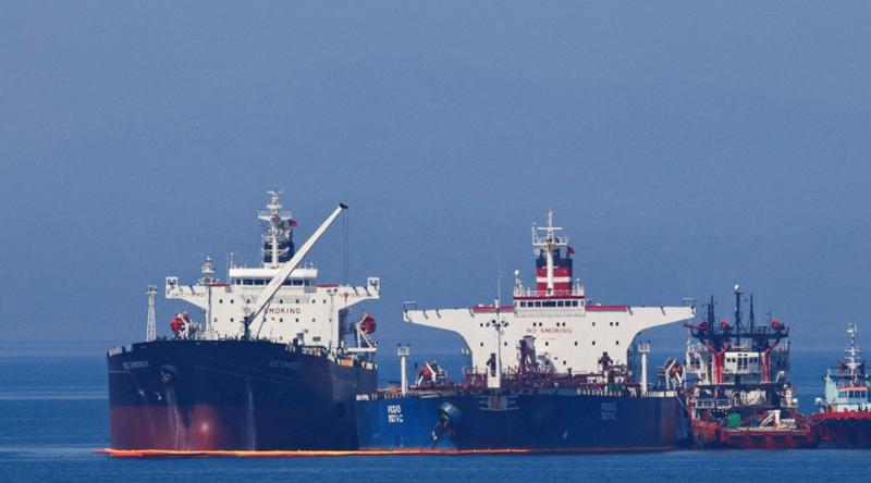 ইরানের তেল রপ্তানির নিষেধাজ্ঞা শিথিল করল যুক্তরাষ্ট্র