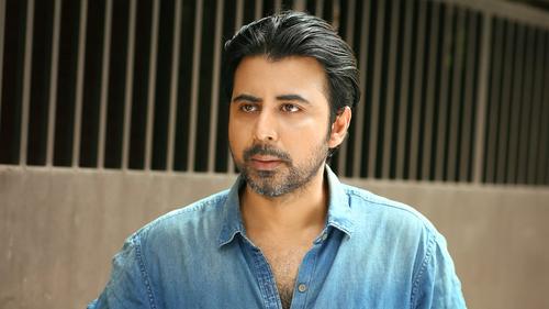 পাইরেসিকে খুব বেশি প্রায়োরিটি দিবেন না : নিশো