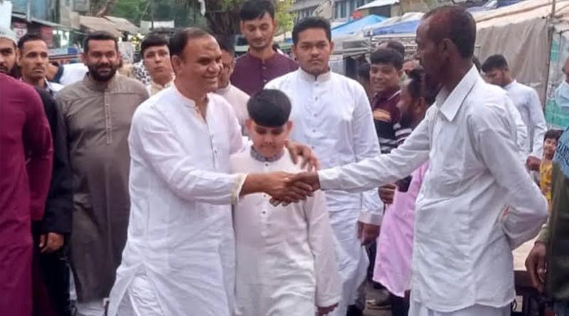 জনসাধারণের সঙ্গে ঈদের আনন্দ ভাগাভাগি করলেন হুইপ অপু