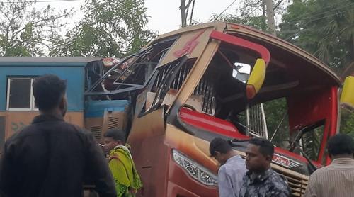 কুমিল্লায় ট্রেন দুর্ঘটনায় নিহত ১২ জনের পরিচয় মিলেছে