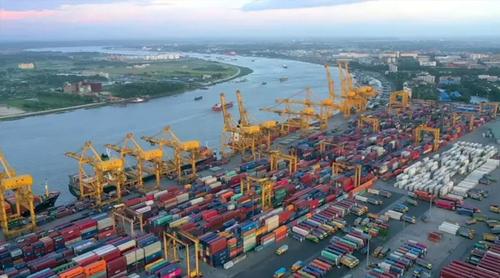 মার্চের ২২ দিনে চট্টগ্রাম বন্দরে ২৫ জাহাজ জ্বালানি খালাস