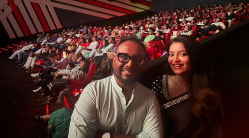 প্রেশার কুকারের সব শো হাউসফুল, মেতেছে দর্শক!