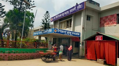 কুষ্টিয়ায় ‘বোতলের ক্যাপ ছোড়া’ নিয়ে সংঘর্ষ, গুলিবিদ্ধ ৭