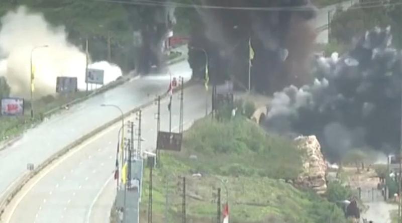 লেবাননের কাসমিয়া সেতুতে ইসরায়েলের বিমান হামলা