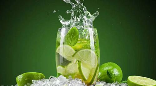 এক মাস ধরে প্রতিদিন সকালে লেবু পানি খেলে কী হয়?