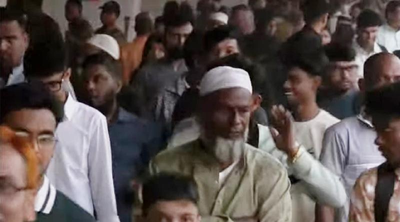 ঈদের ছুটি কাটিয়ে রাজধানীতে ফিরছেন কর্মজীবীরা