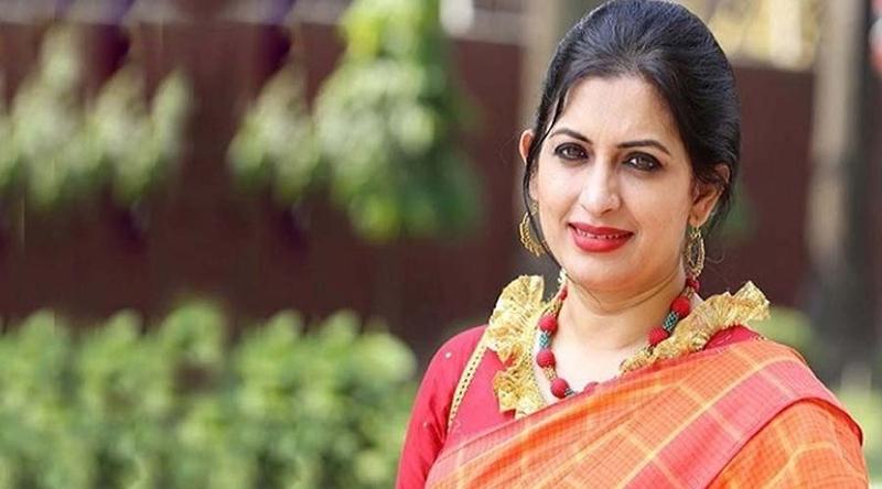 আজ অভিনেত্রী বিপাশা হায়াতের জন্মদিন