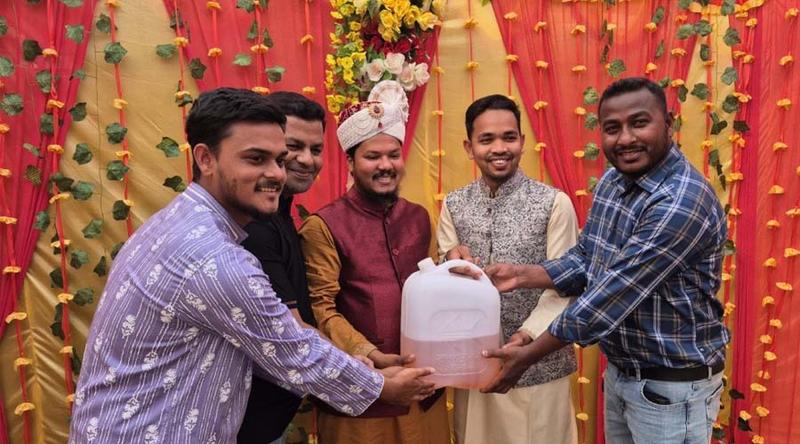 ঠাকুরগাঁওয়ে বিয়ের অনুষ্ঠানে বরকে অকটেন উপহার