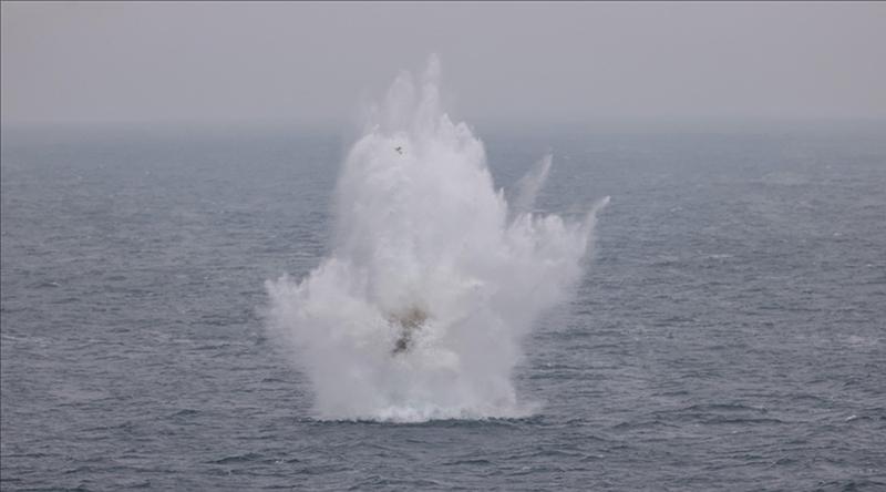 এবার পারস্য উপসাগরে মাইন পাতার হুমকি ইরানের