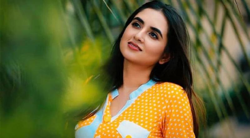 দ্বিতীয় দফায় অস্ত্রোপচার শেষে দেশে ফিরছেন অভিনেত্রী তানিয়া বৃষ্টি