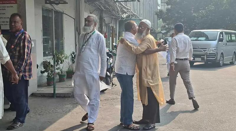 ঈদের ছুটি শেষে সচিবালয়ে ফিরেছে কর্মচাঞ্চল্য