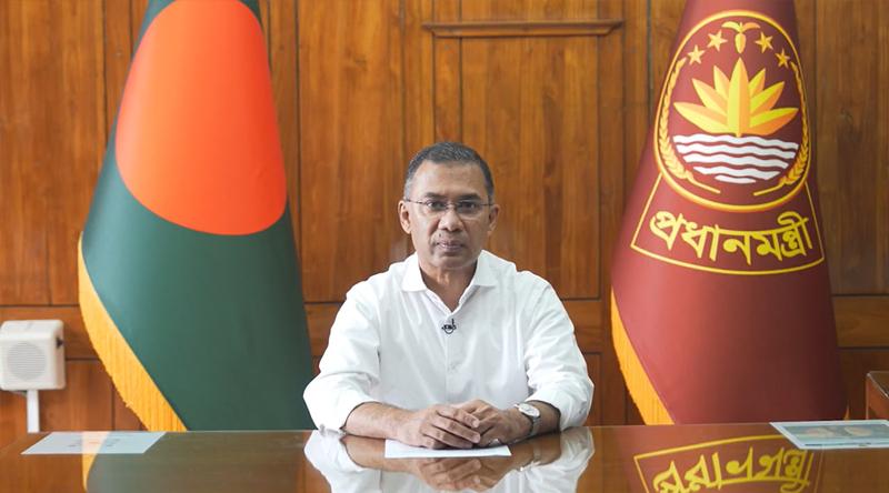 ঈদ ছুটি শেষে সচিবালয়ে কর্মব্যস্ত প্রধানমন্ত্রী