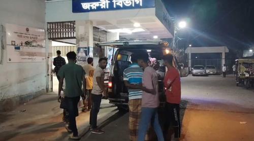 যশোরে গাছের সঙ্গে প্রাইভেটকারের ধাক্কা, প্রাণ গেল একই পরিবারের ৩ জনের