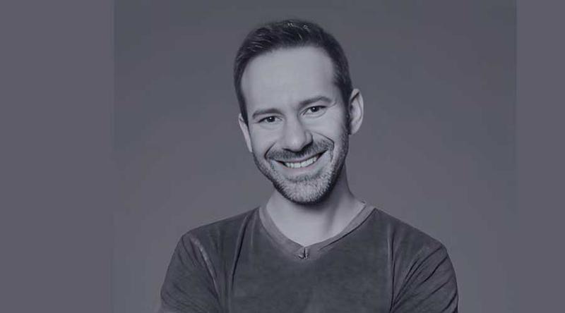 ৪৩ বছর বয়সেই চলে গেলেন বিতর্কিত ওয়েবসাইট ‘অনলিফ্যানস’-এর কর্ণধার রাদভিনস্কি