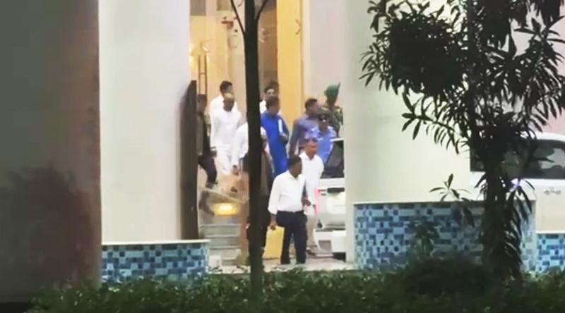 টানা ১১ ঘন্টা অফিস করলেন প্রধানমন্ত্রী তারেক রহমান