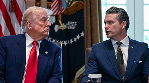 ইরানে হামলার দায় প্রতিরক্ষামন্ত্রীর ওপর চাপিয়ে দিলেন ট্রাম্প!