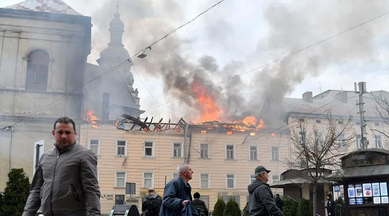 একদিনে ইউক্রেনে প্রায় সাড়ে ৯শ' ড্রোন হামলা চালিয়েছে রাশিয়া