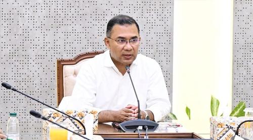 সচিবালয়ে কর্মব্যস্ত সময় পার করছেন প্রধানমন্ত্রী