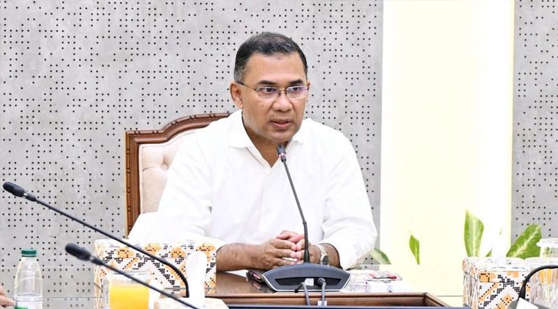 সচিবালয়ে কর্মব্যস্ত সময় পার করছেন প্রধানমন্ত্রী