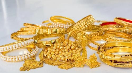 স্বর্ণের দাম আরও কমলো