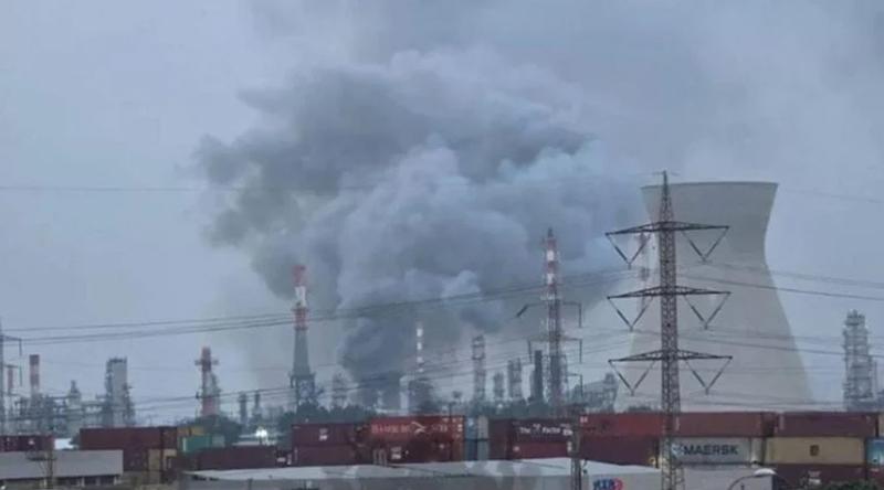 ইসরাইলের বৃহৎ বিদ্যুৎকেন্দ্রে ক্ষেপণাস্ত্র হামলা চালাল ইরান