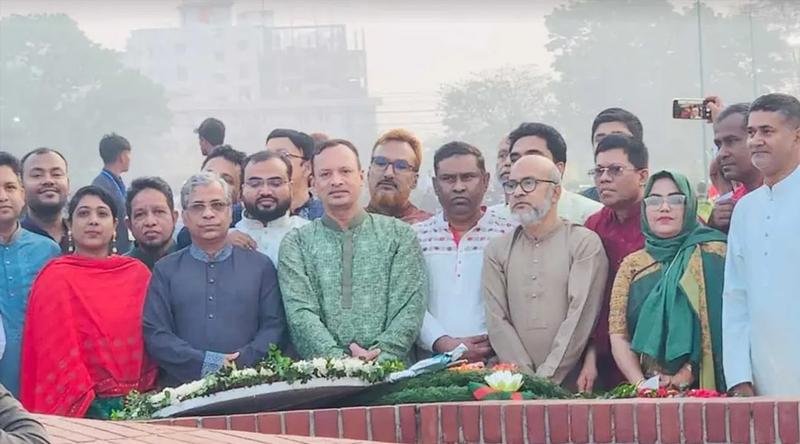 জাতীয় স্মৃতিসৌধে নবনিযুক্ত অ্যাটর্নি জেনারেলের শ্রদ্ধা