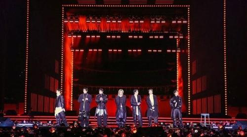 ১৯০ দেশের প্রায় ২ কোটি মানুষ সরাসরি দেখলো বিটিএসের কনসার্ট