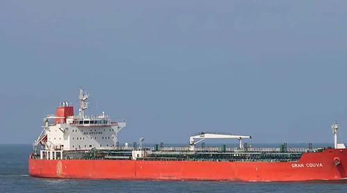 জ্বালানি তেল নিয়ে চট্টগ্রাম বন্দরে ‘গ্রান কুভা’ জাহাজ