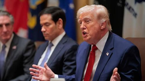 ইরানের জ্বালানি স্থাপনায় হামলা আরও ১০ দিন স্থগিত রাখার ঘোষণা ট্রাম্পের