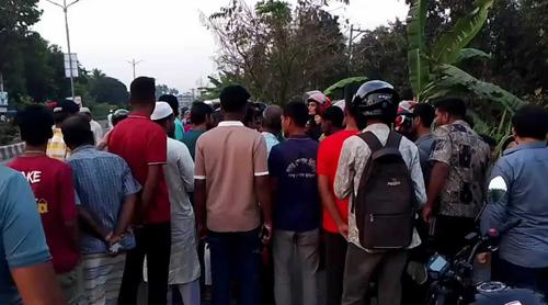 নাটোরে ট্রাকচাপায় প্রাণ গেল মোটরসাইকেল আরোহীর