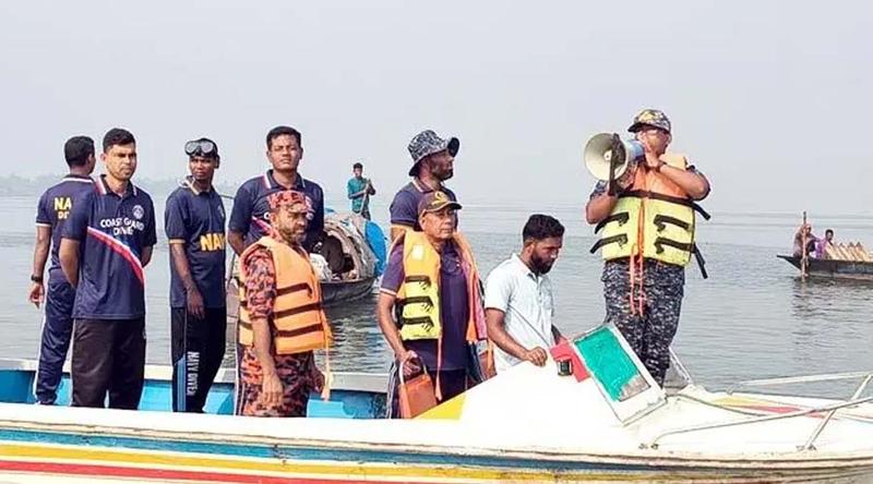 চলছে তৃতীয় দিনের মতো উদ্ধার কার্যক্রম