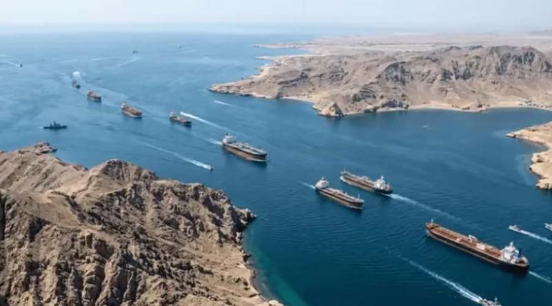 হরমুজে ছাড় পেল মার্কিন ১০ তেলবাহী জাহাজ