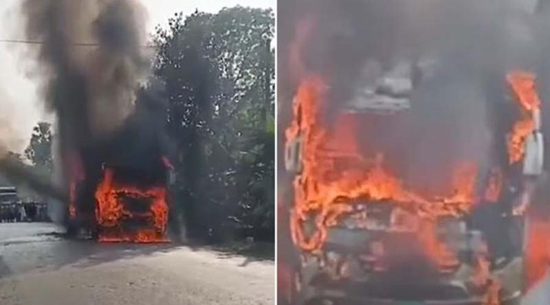 যশোরে যাত্রীবাহী বাসে আগুন