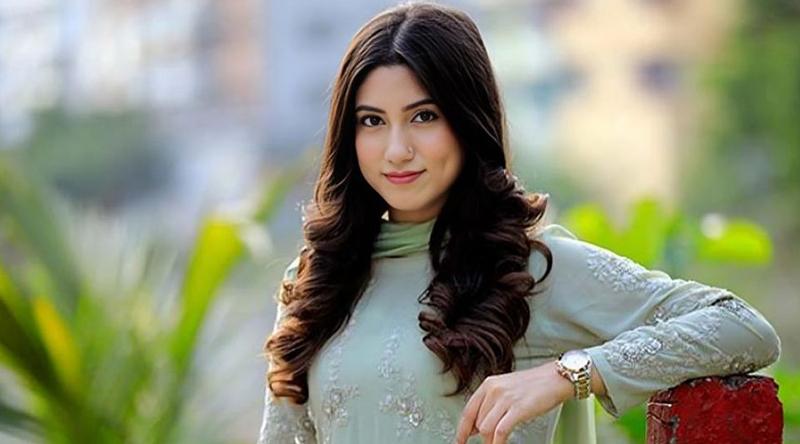 ইসলাম, বিশ্বাস আর ব্যক্তিগত প্রশ্নের মুখে অভিনেত্রী সাফা কবির