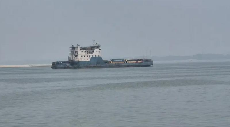 দৌলতদিয়া-পাটুরিয়া নৌরুটে ফেরি চলাচল শুরু