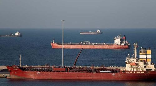 হরমুজ প্রণালিতে কীভাবে টোল আদায় করছে ইরান?