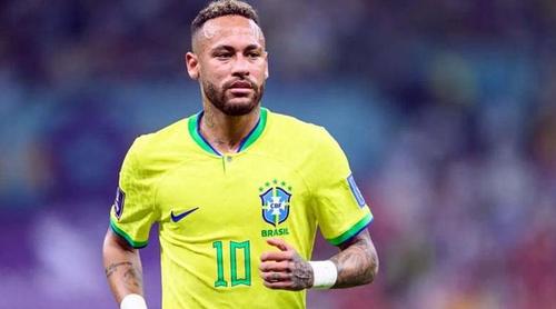 গ্যালারিতে নিজের নামে স্লোগান শুনে কী অনুভূতি হলো নেইমারের?