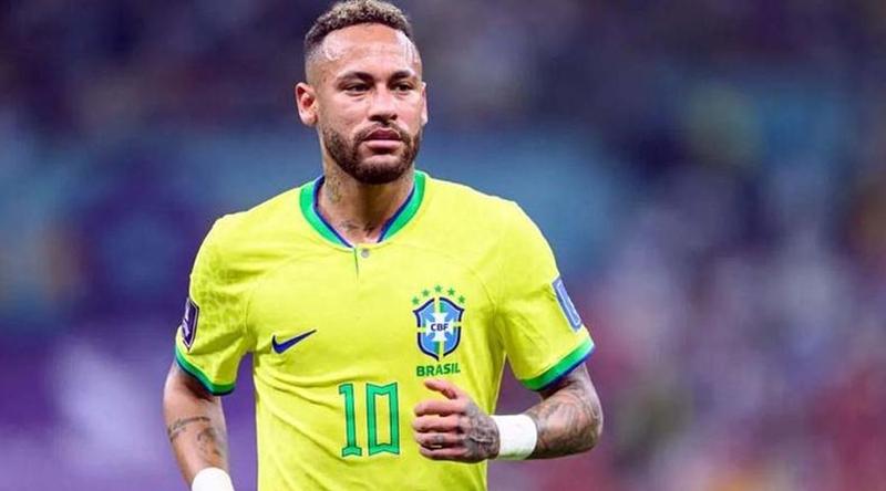 গ্যালারিতে নিজের নামে স্লোগান শুনে কী অনুভূতি হলো নেইমারের?