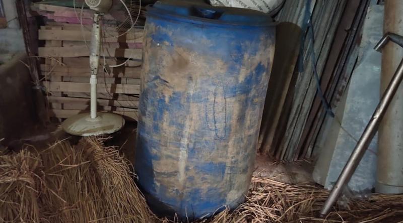 বিএনপি নেতার গোয়ালঘরে ড্রামভর্তি পেট্রল উদ্ধার, জরিমানা প্রশাসনের