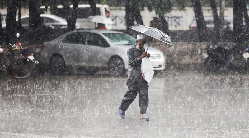 সারা দেশে বজ্রবৃষ্টির আভাস