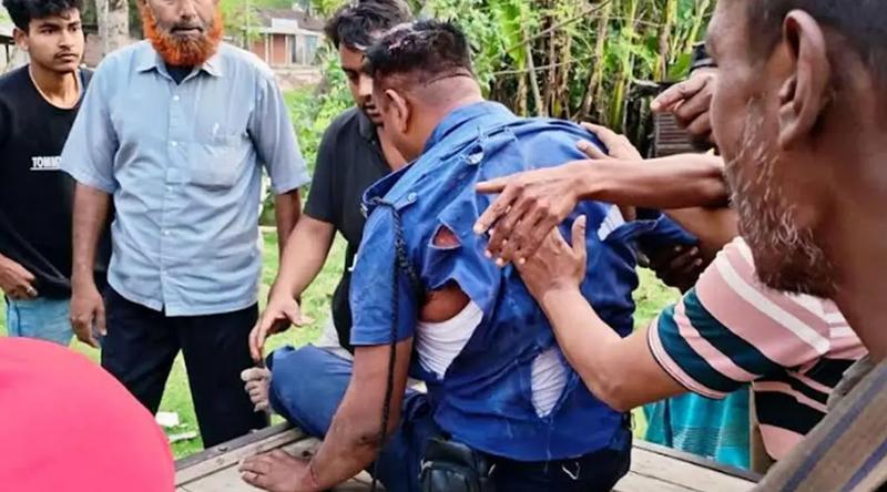 চলন্ত ট্রেন থেকে ছিটকে পড়ে ১ পুলিশ সদস্য আহত