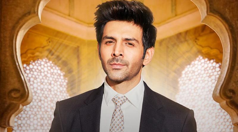 কেন হঠাৎ বিমান চালানো শিখছেন কার্তিক আরিয়ান?