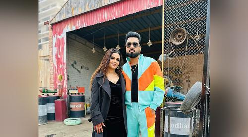 সন্তান জন্মের পর হঠাৎ অসুস্থ পায়েল মালিক!