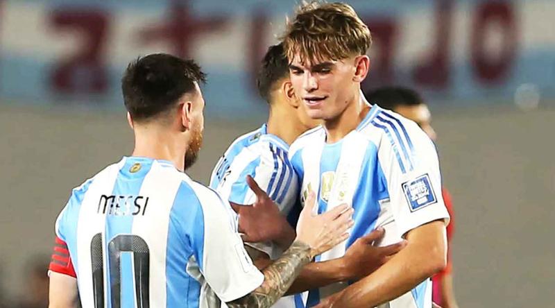 ইউটিউবে আইডল মেসিকে দেখে শিখছেন নিকো!