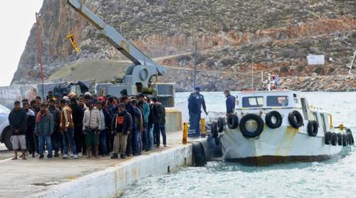 গ্রিস উপকূলে প্রাণ গেল ১৮ বাংলাদেশির