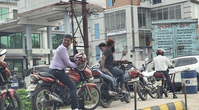 খুলনায় ডিপোতেও চলছে জ্বালানি তেলের সংকট