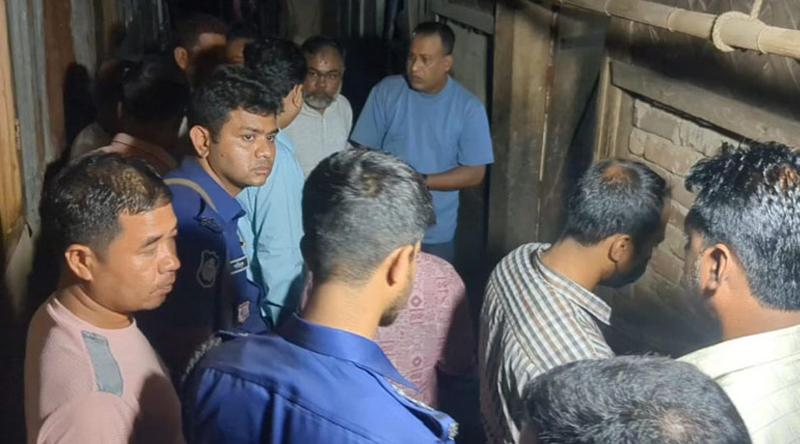 ব্যবসায়ীকে জরিমানা ও খোলা বাজারে তেল বিক্রি